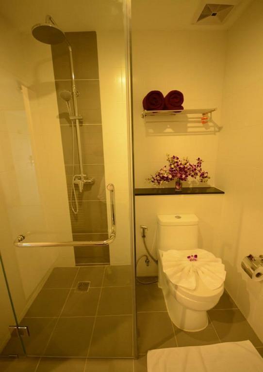 Phuket The Patong Center Hotel חדר תמונה
