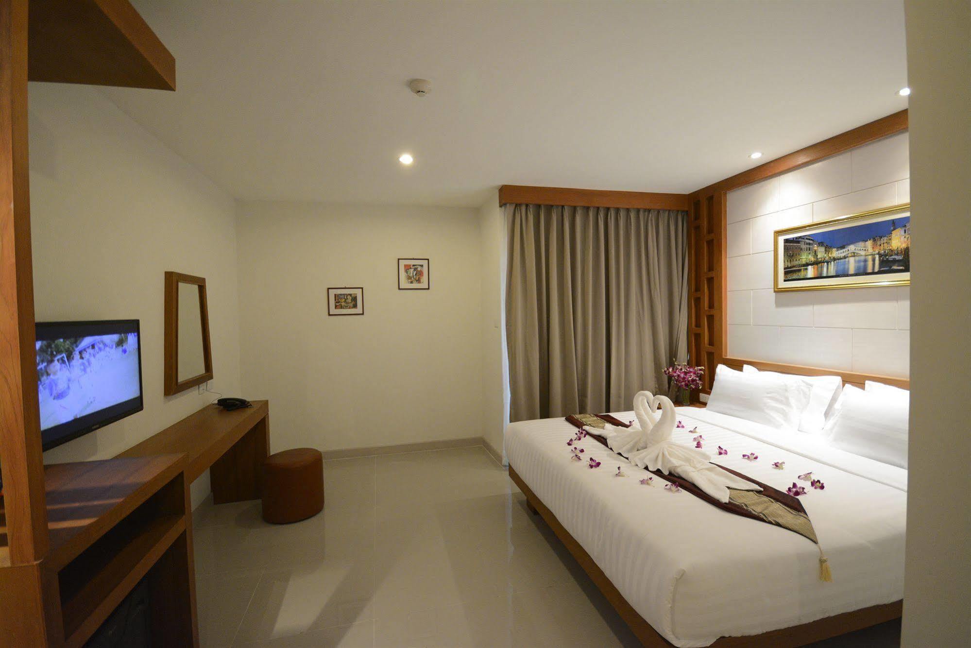 Phuket The Patong Center Hotel מראה חיצוני תמונה