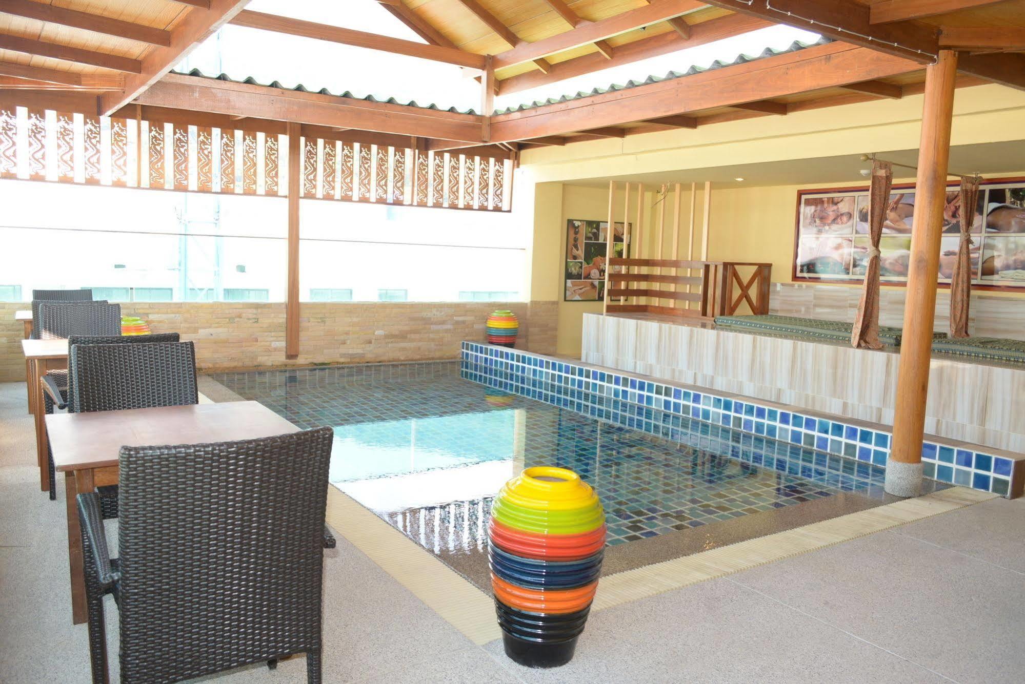 Phuket The Patong Center Hotel מראה חיצוני תמונה